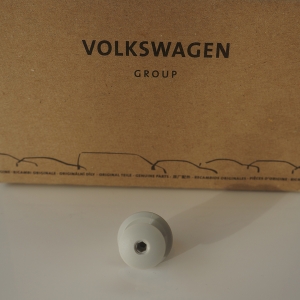 Pearl-grey-panel-clip-vw-t5-t6